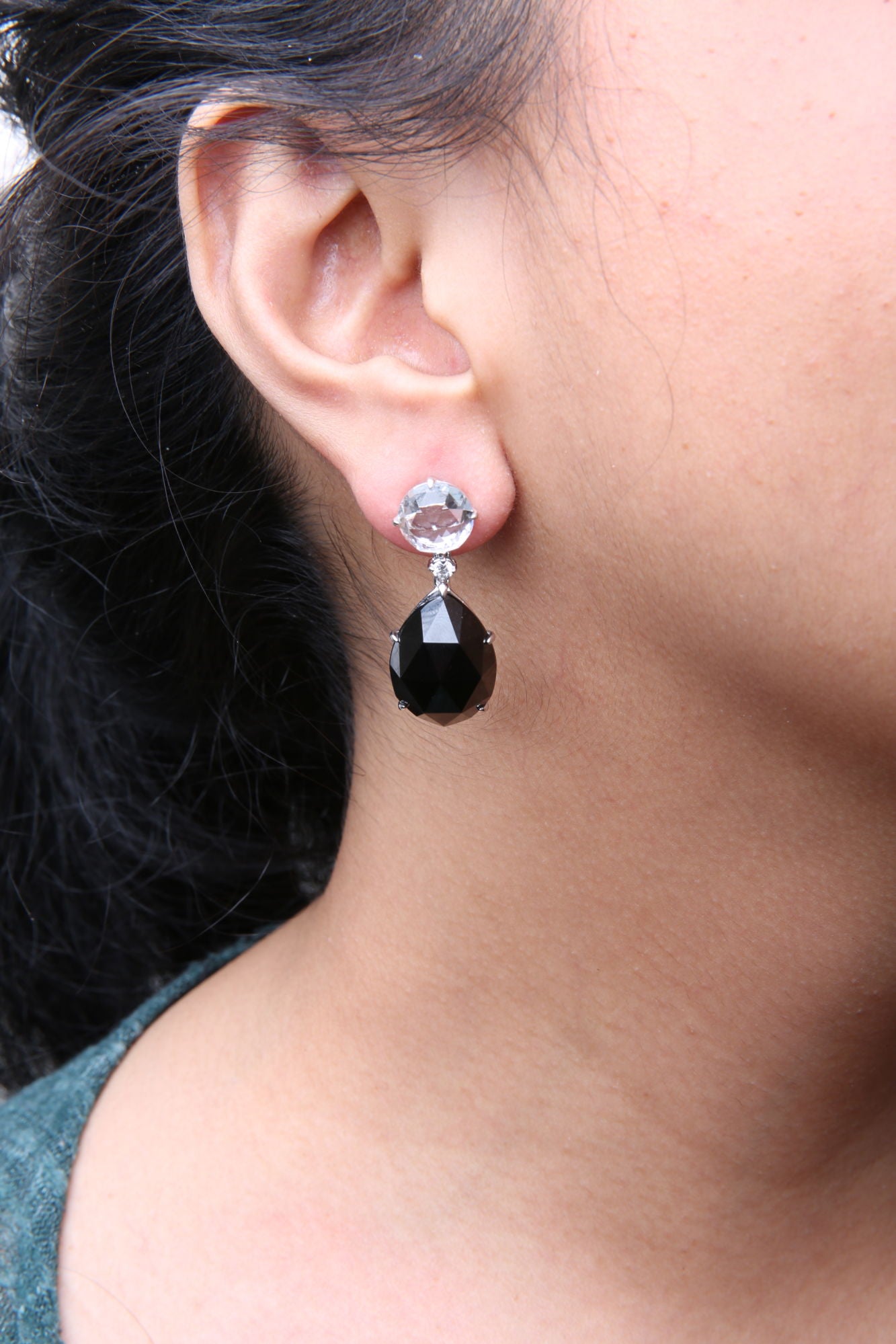 18K White Gold 1/5 Cttw Diamond with Round White Topaz and 20x15mm Pear Cut Black Onyx Gemstone Dangle Earring (G-H Color, SI1-SI2 Clarity)