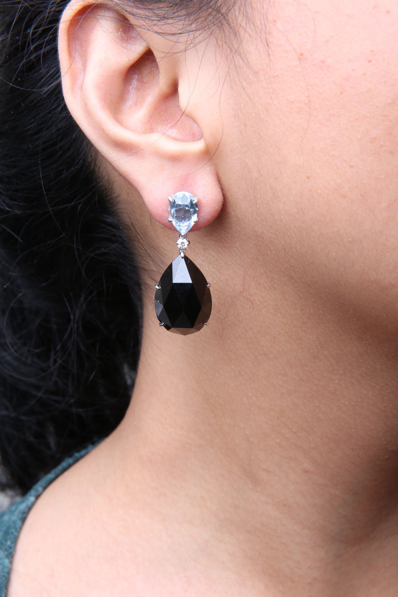 18K White Gold 1/5 Cttw Diamond with Pear Cut Sky Blue Topaz and Pear-Cut Black Onyx Gemstone Dangle Earring (G-H Color, SI1-SI2 Clarity)