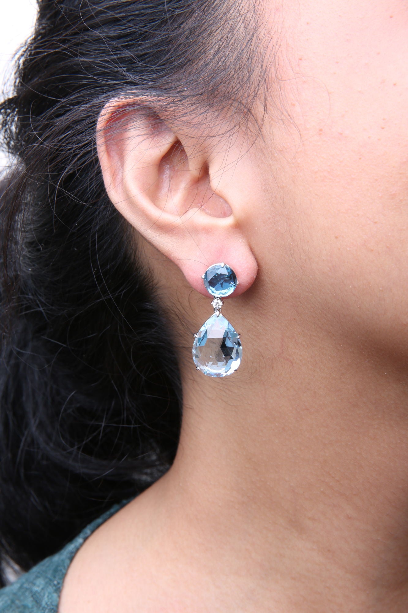 18K White Gold 1/5 Cttw Diamond with Round London Blue Topaz and 20 x 15mm Pear Cut Sky Blue Topaz Gemstone Dangle Earring (G-H Color, SI1-SI2 Clarity)